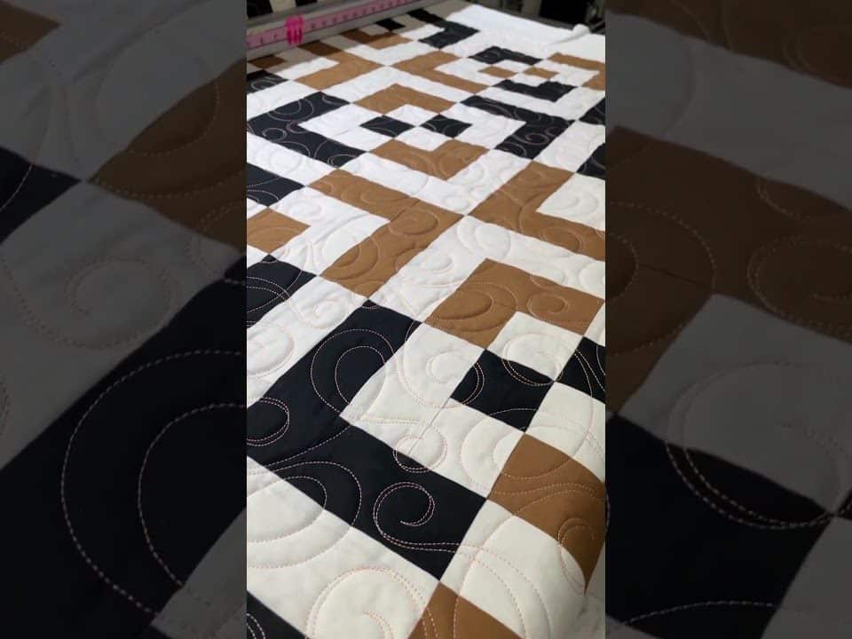 Edie’s quilt called “Charlotte” with @Glide “Apricot Blush” thread & Bosa Nova design - Longarm quilted by Maynard Longarm Quilting