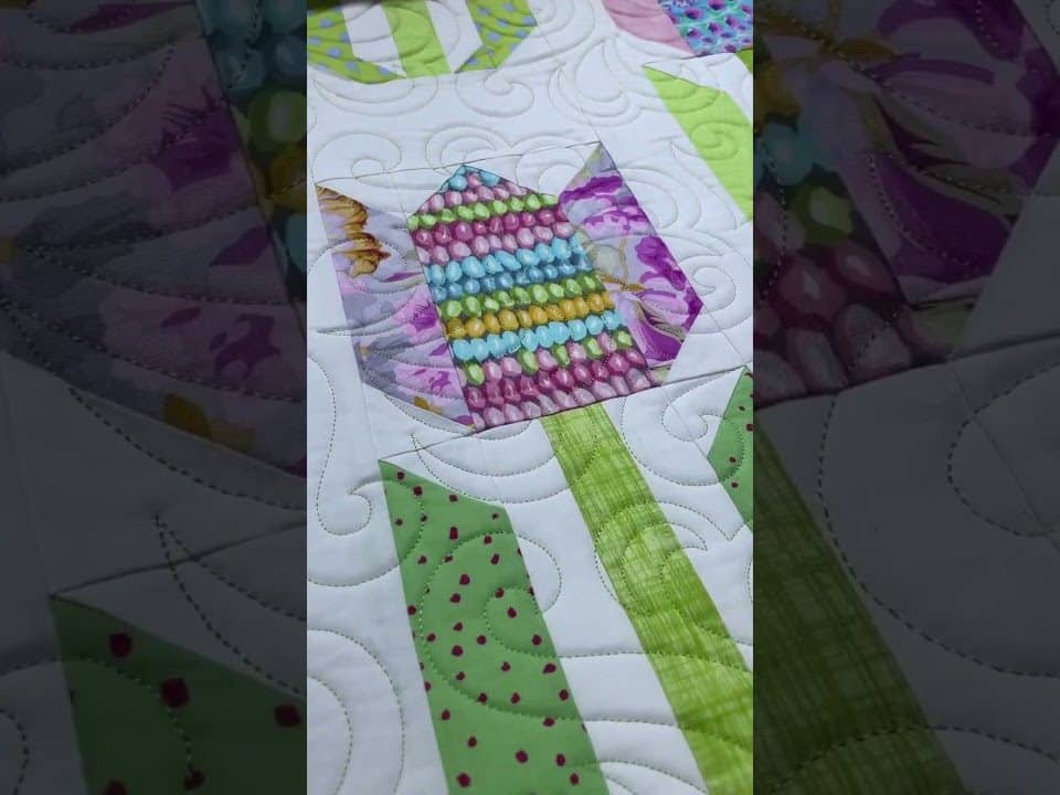 Beth’s “Tip Toe Thru the Tulips” quilt - Longarm quilted by Maynard Longarm Quilting