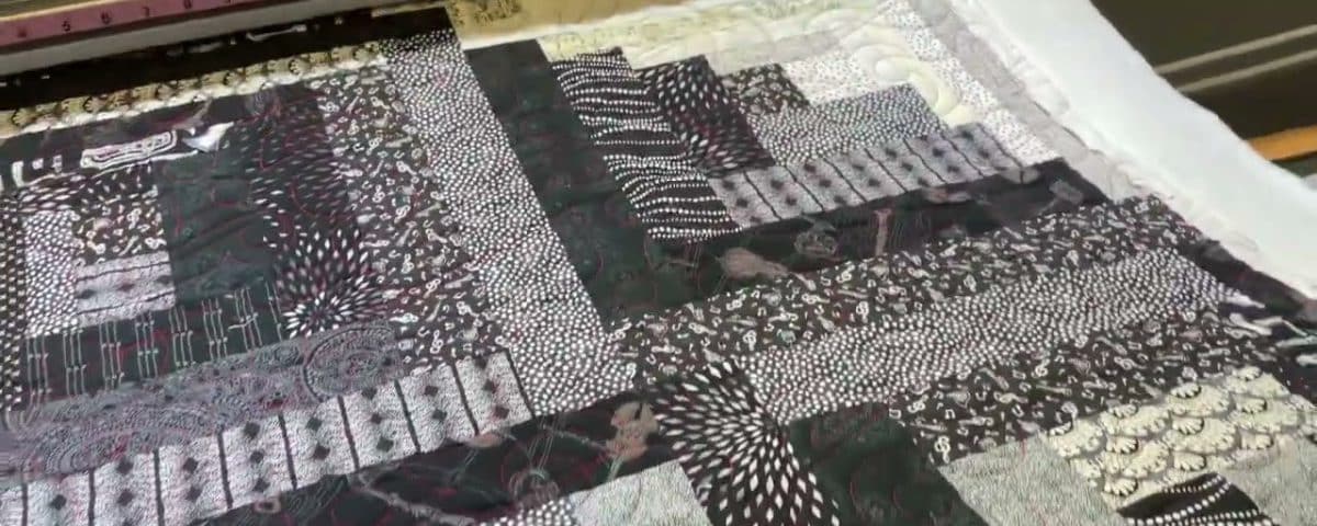 Cathy’s “Baby Grand Piano” Logcabin Quilt - Longarm quilted by Maynard Longarm Quilting