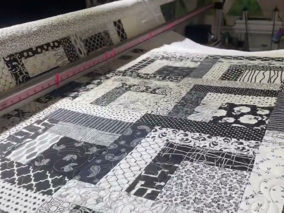 Barb’s “ B&W Lob Cabin” quilt - Longarm quilted by Maynard Longarm Quilting